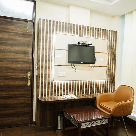Hotel Batra Home Nizamuddin Nueva Delhi Exterior foto