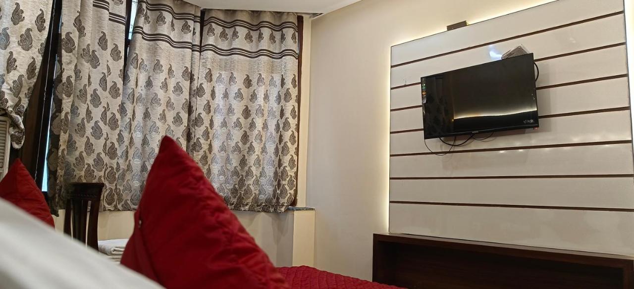 Hotel Batra Home Nizamuddin Nueva Delhi Exterior foto