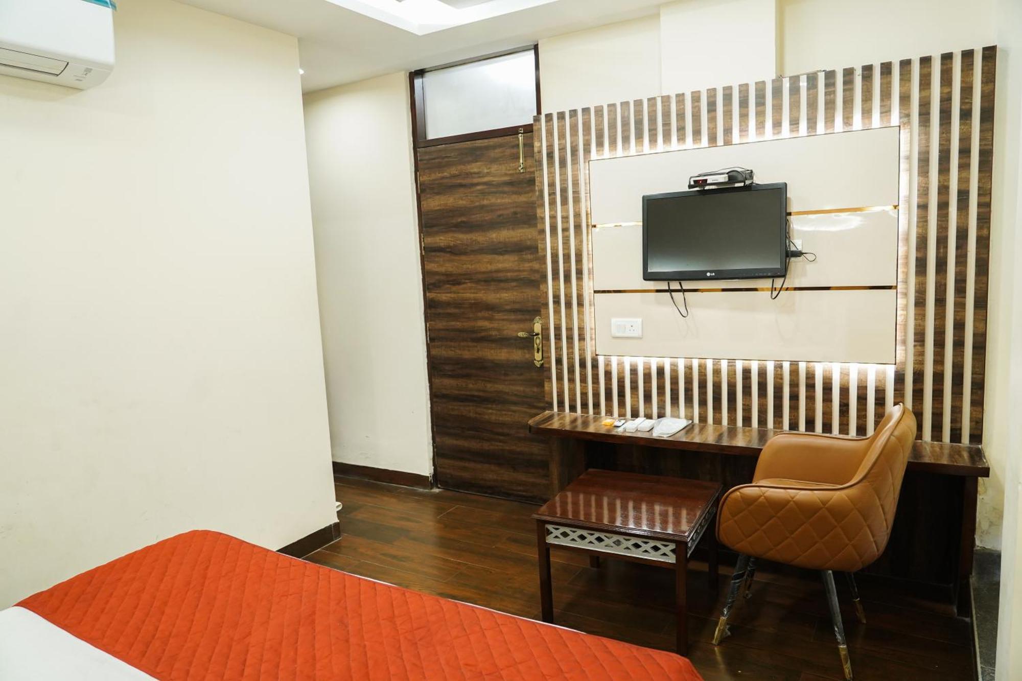 Hotel Batra Home Nizamuddin Nueva Delhi Exterior foto
