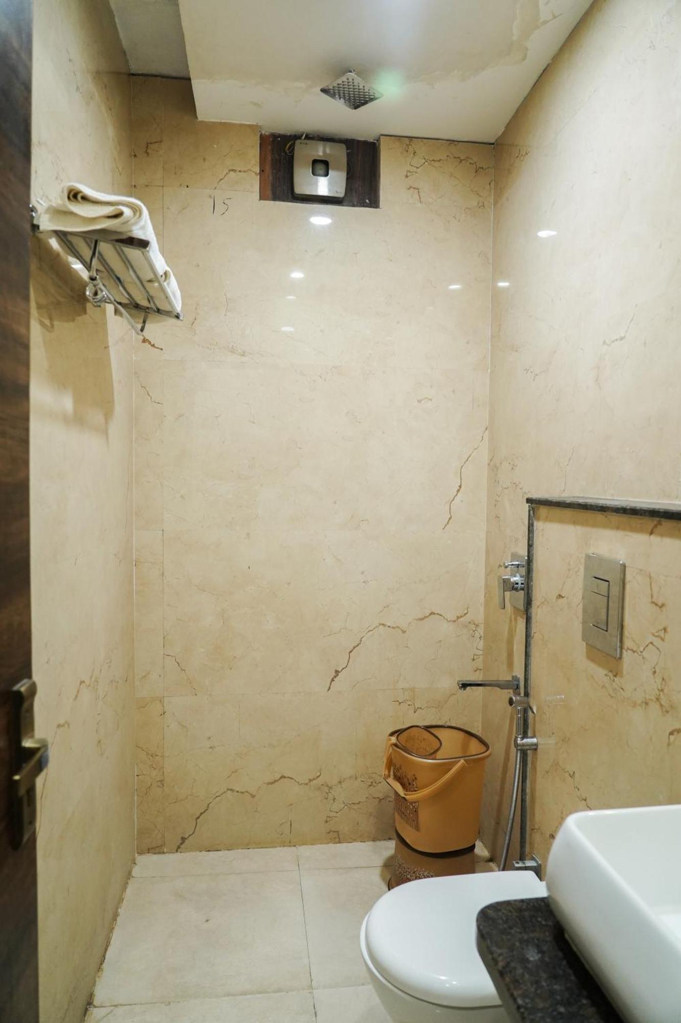 Hotel Batra Home Nizamuddin Nueva Delhi Exterior foto