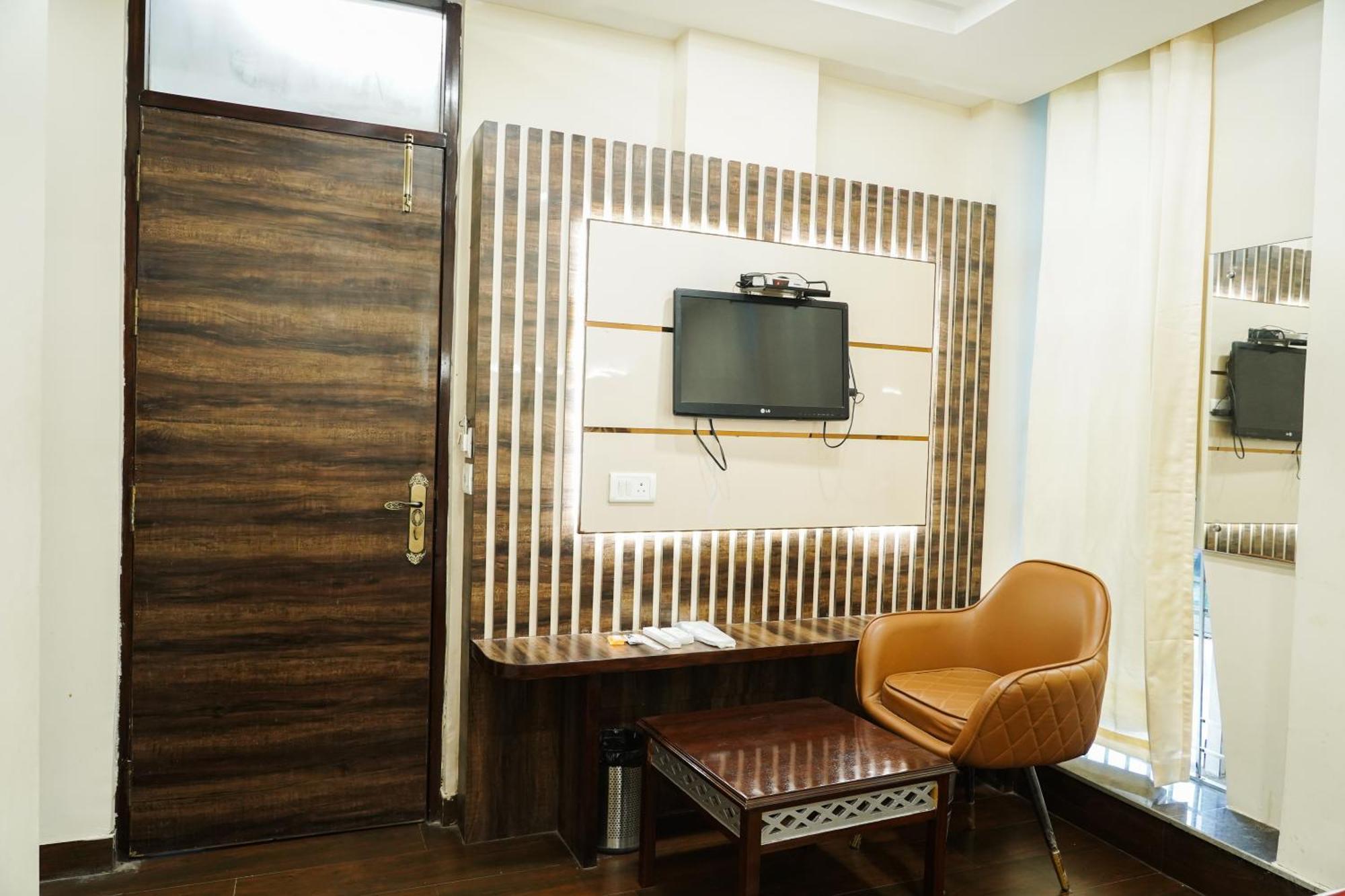 Hotel Batra Home Nizamuddin Nueva Delhi Exterior foto