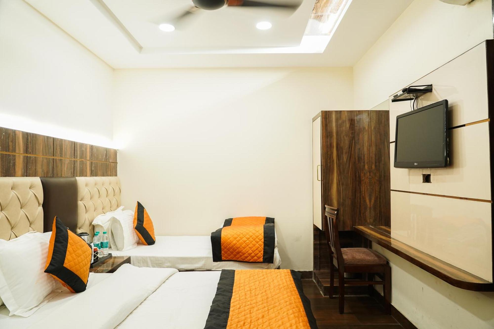 Hotel Batra Home Nizamuddin Nueva Delhi Exterior foto