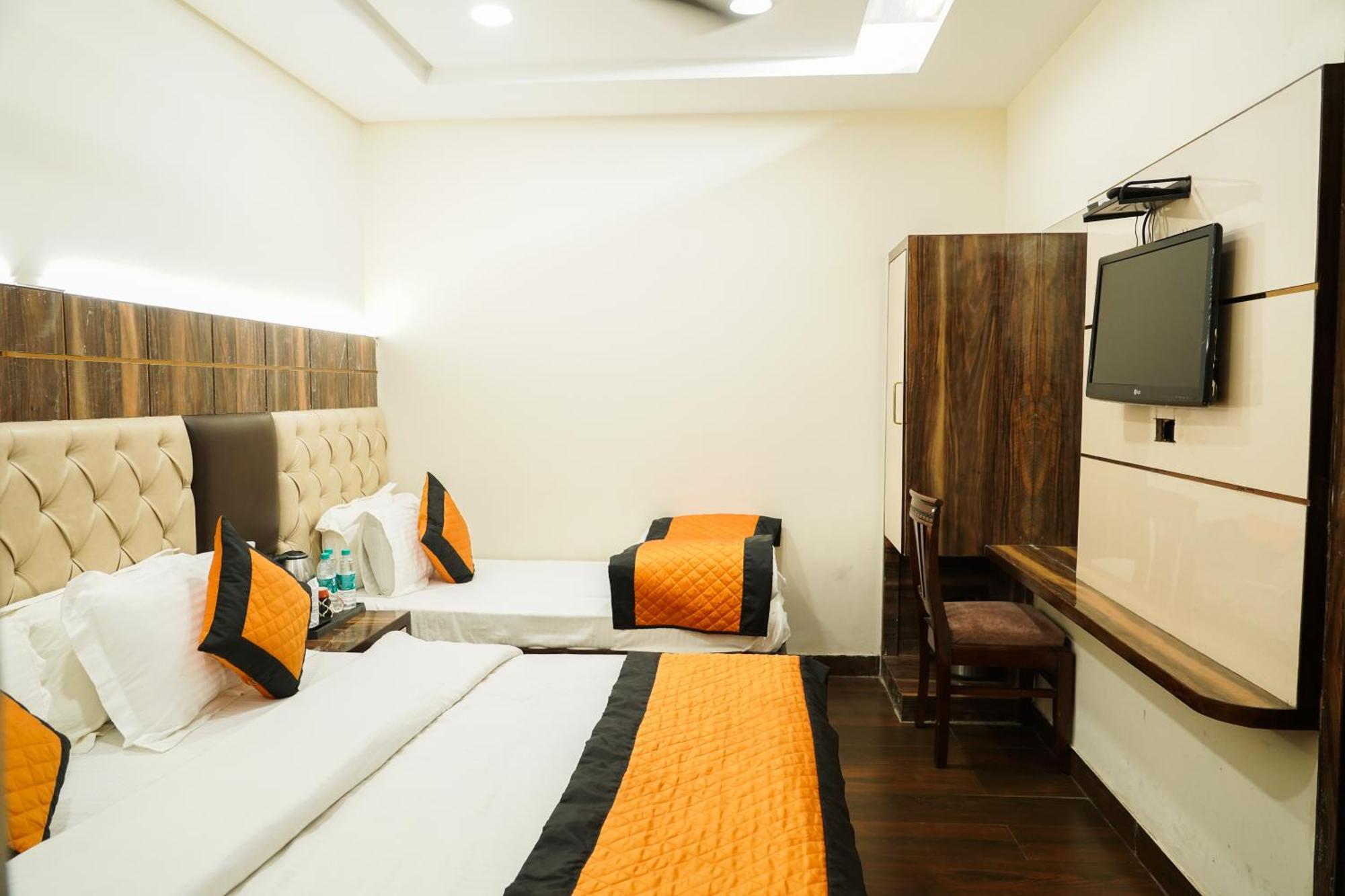 Hotel Batra Home Nizamuddin Nueva Delhi Exterior foto