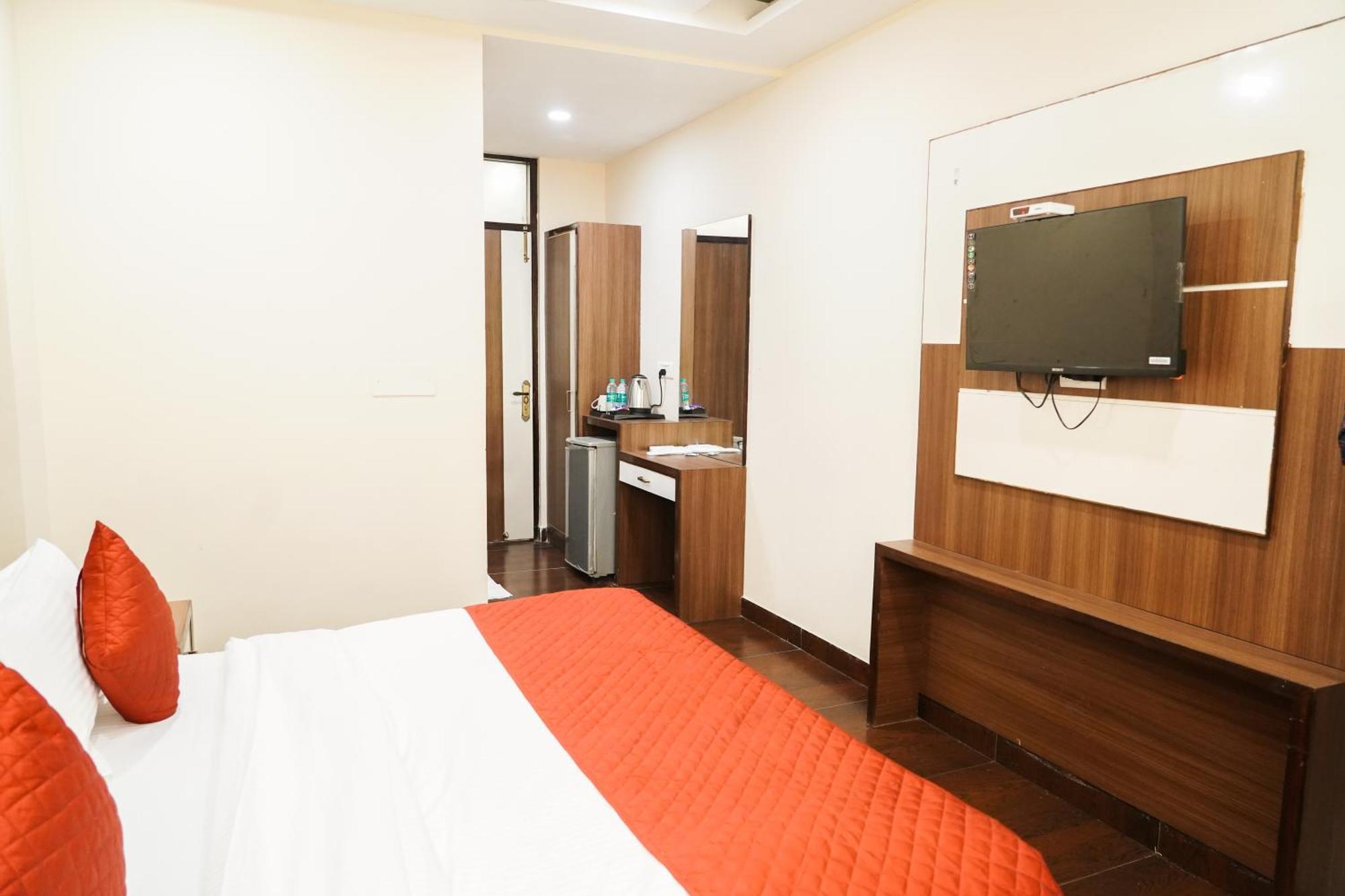 Hotel Batra Home Nizamuddin Nueva Delhi Exterior foto