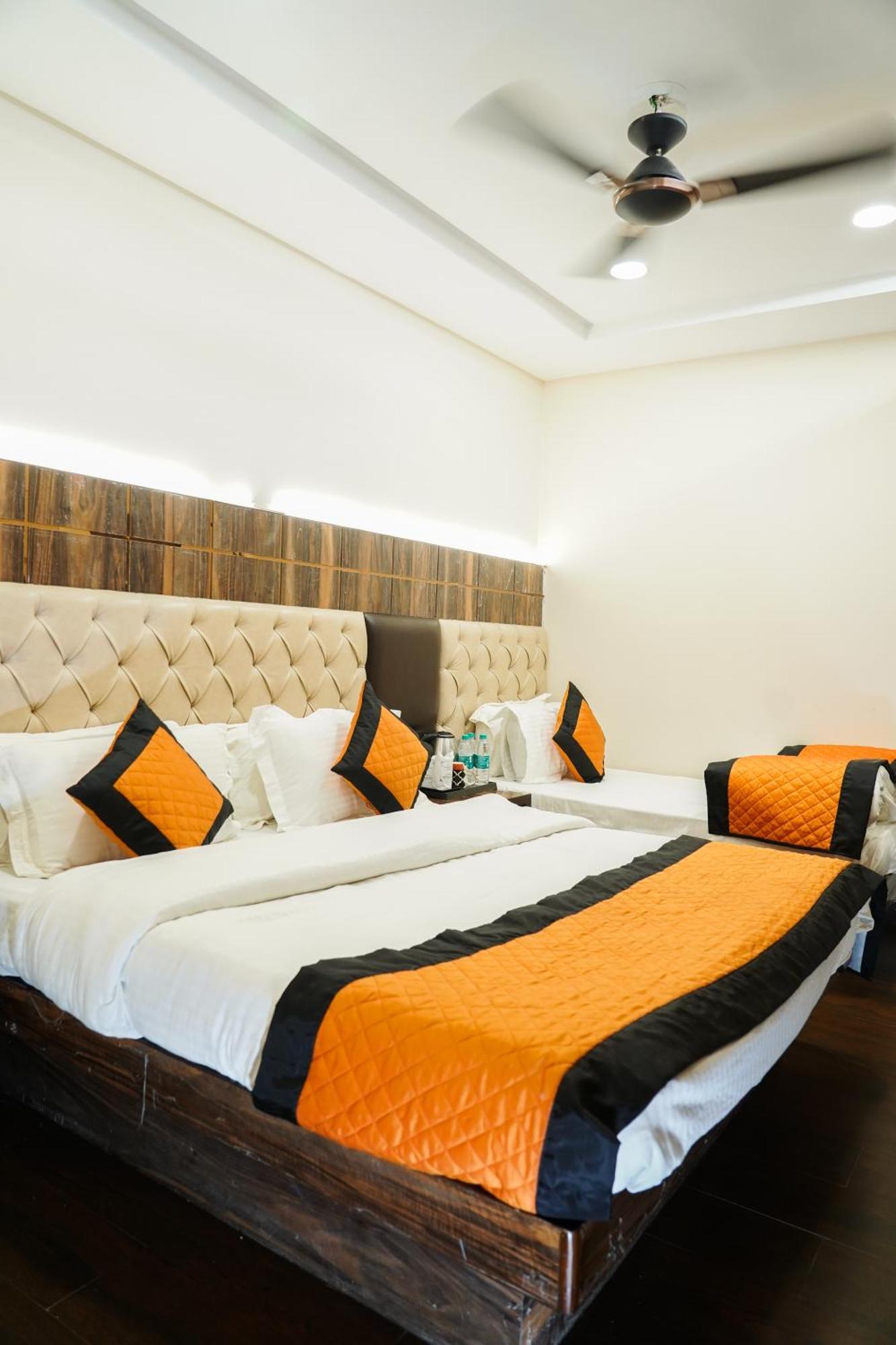 Hotel Batra Home Nizamuddin Nueva Delhi Exterior foto